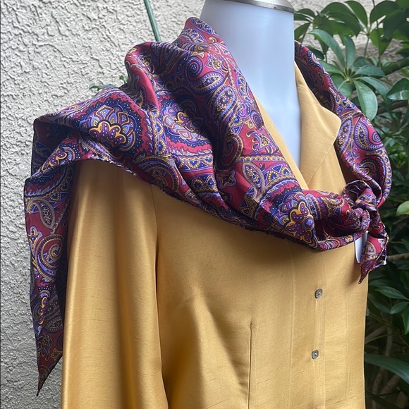 Vintage Accessories - Paisley Patterned Wyoming Traders Large Silk Scarf - Red and Purple